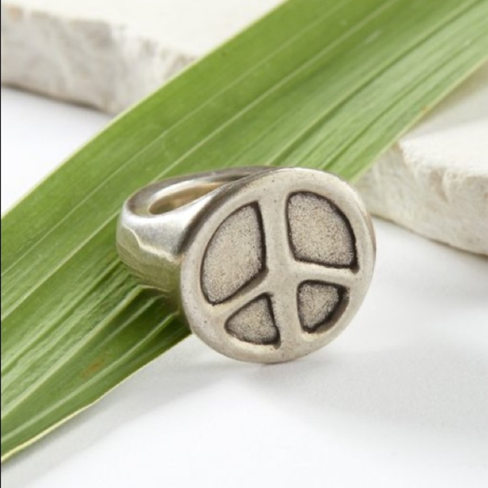 UNOde50 | PEACE-TIENCE | Peace Signet Ring NWT